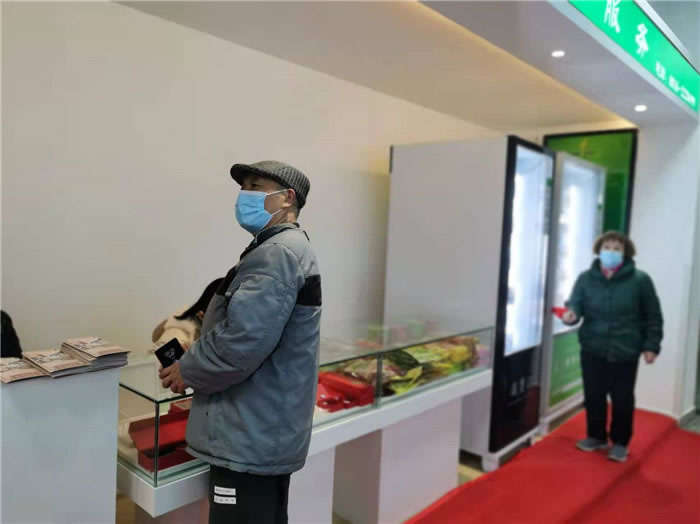 四川中青旅綿陽(yáng)分社、綿陽(yáng)市中旅假日旅行社、綿陽(yáng)自來(lái)文化傳播有限公司24H自助售貨服務(wù)盛大開(kāi)業(yè)