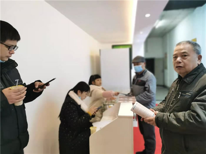 四川中青旅綿陽(yáng)分社、綿陽(yáng)市中旅假日旅行社、綿陽(yáng)自來(lái)文化傳播有限公司24H自助售貨服務(wù)盛大開(kāi)業(yè)